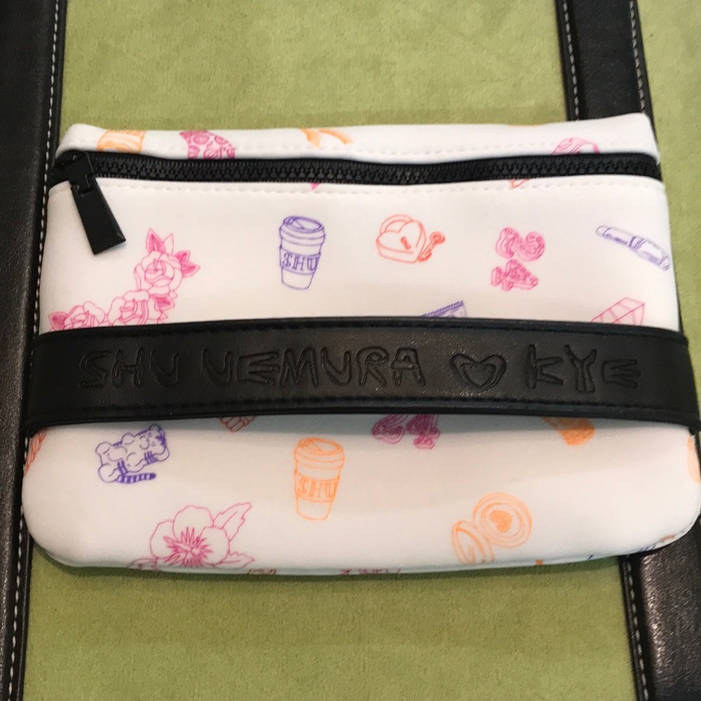 SHU UEMURA cosmetic/make-up pouch